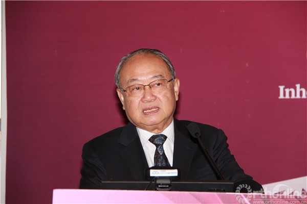 戴尅戎教授演讲.jpg